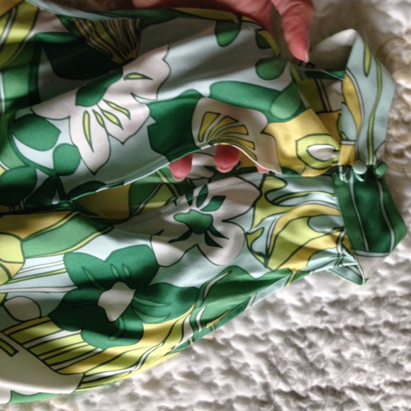 Adorable top - Picture 3 of 4